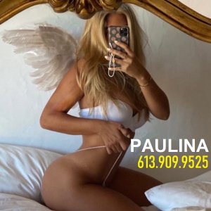 paulina_in_bed_with_letters.jpg