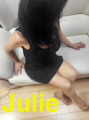 Julie.png