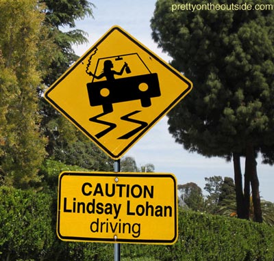 Lindsay_Lohan_crash_sign.jpg