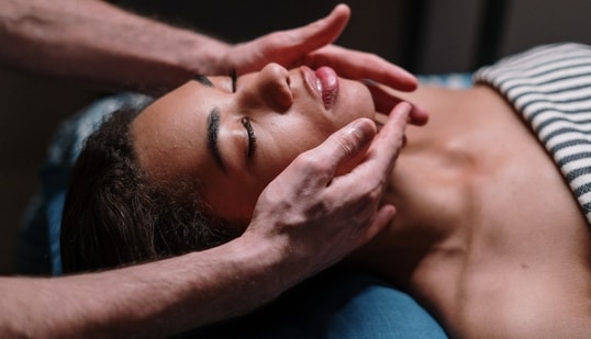  Regular face massages help in the absorption of skincare products, enhancing their effectiveness.(Pexels )